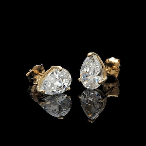Pear cut Moissanite Earrings Diamond 0.50ct-1.50ct Earrings Studs 14K Yellow of White Gold Heavy Basket, for women, for men