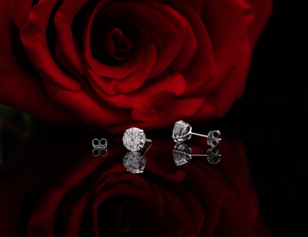 2 X 0,07 Ct Solitärohrstecker In 14 Karat Gold Mit Diamant