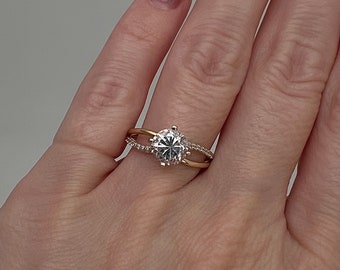 Moissanite Engagement Ring Diamond 1.28 CT Solid 14K Yellow / White Gold Round Cut VVS1 Wedding Band
