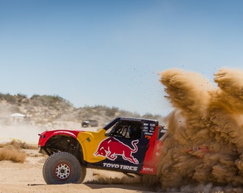 Bryce Menzies Red Bull Trophy Truck Print (Wandkunst)