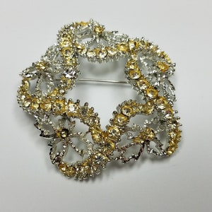 Rhinestone Silver tone Star Brooch