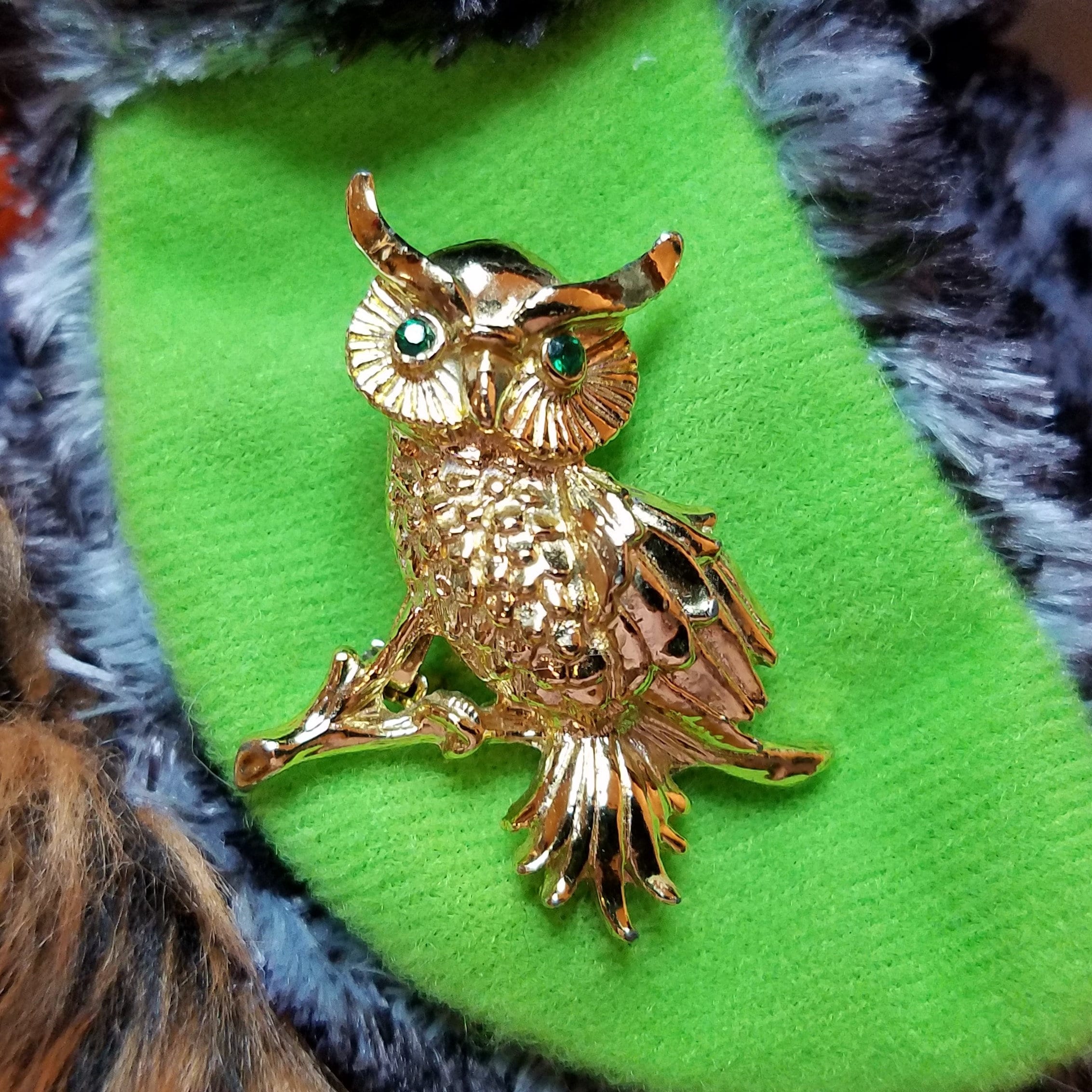Owl Pin with green eyes