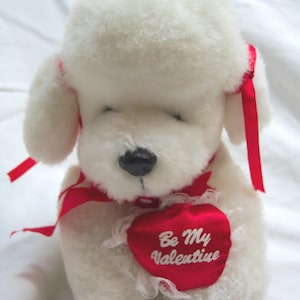 Vintage 1991 Valentine&#39;s Day WHITE POODLE DOG with Be My Valentine Heart 8&quot; Plush Stuffed Animal Toy 1990&#39;s