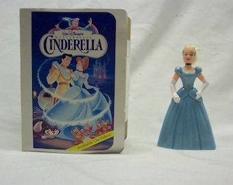 Vintage 1995 Walt Disney CINDERELLA 4" Plastic Action Figure Toy 1990's Mcdonald's Princess