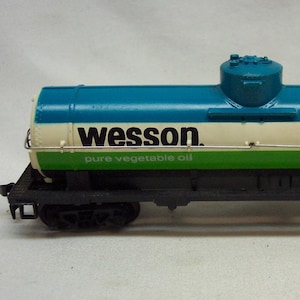 Vintage Tyco Ho Scale Electric TRAIN WESSON Pure Vegetable Oil Gas Oil Tank Tanker Car Single Dome