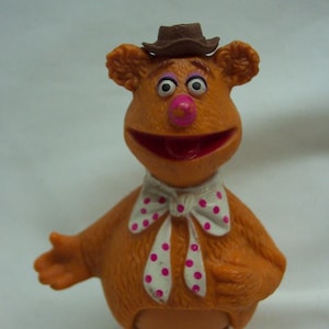 Vintage 1978 The Muppet Show Muppets BOWING FOZZIE BEAR 4&quot; Toy Action Figure Muppets Jim Henson 1970&#39;s