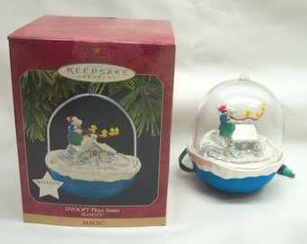 Vintage 1997 Hallmark Keepsake Peanuts Gang SNOOPY JOE COOL with Woodstock Spotlight Christmas Tree Ornament Holiday 1990's