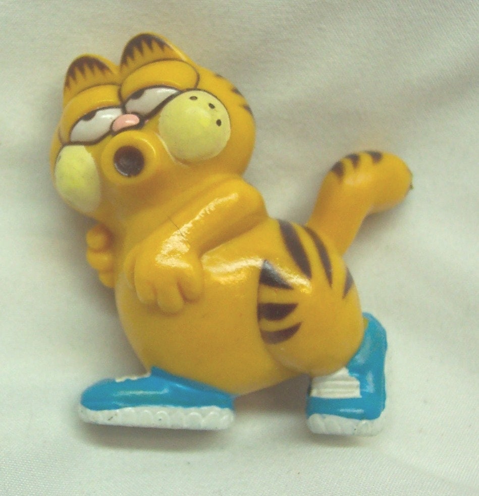 Vintage 1981 GARFIELD Cat Running 2 Vintage 1981 GARFIELD Cat Running 2