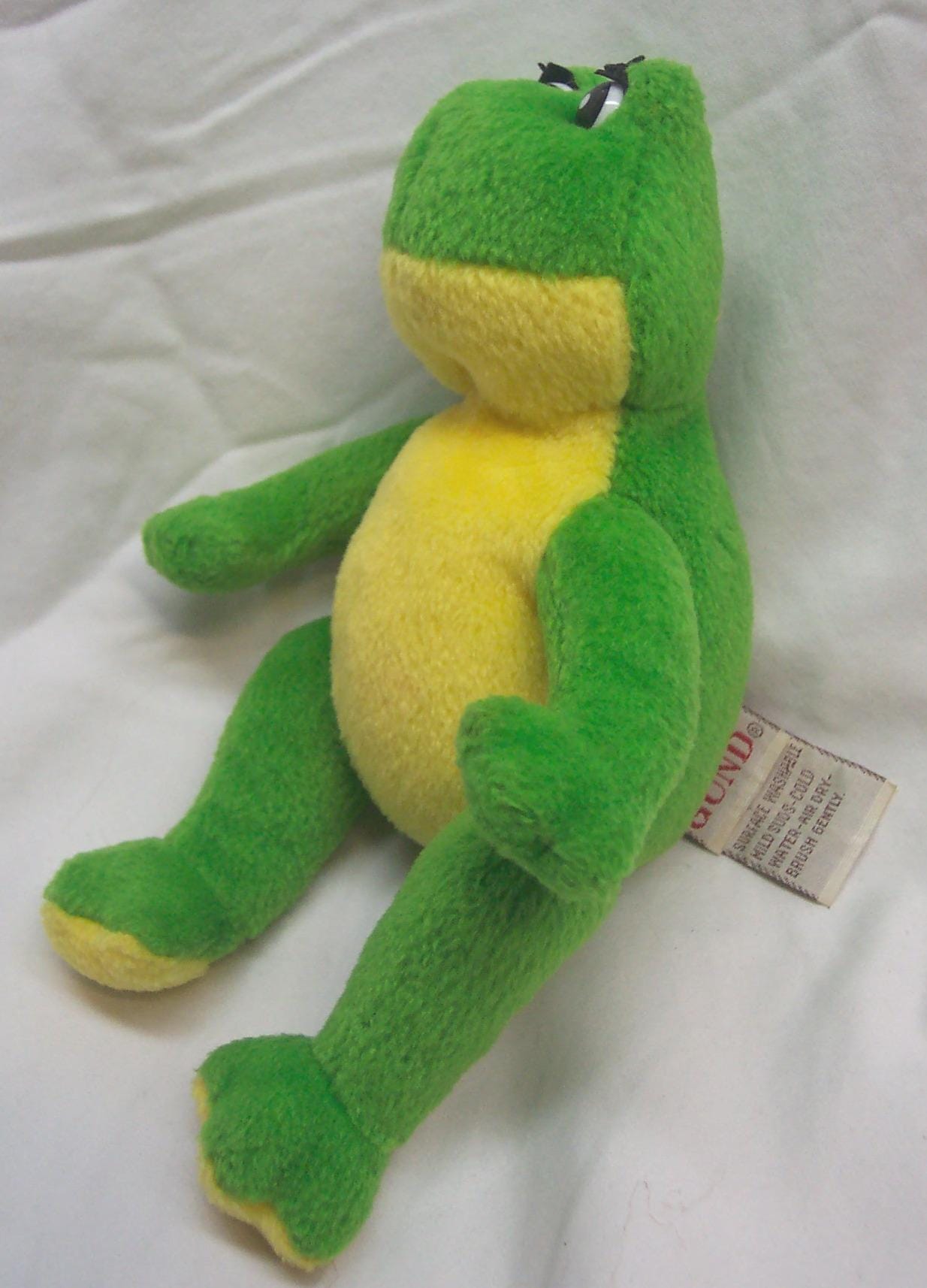 Vintage GUND Green and Yellow FLASH FROG 8
