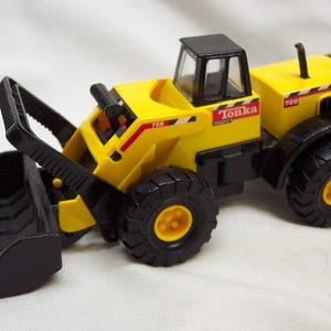 Vintage 1998 Maisto Tonka Mighty Minis Yellow Diecast Metal #728 Front End Loader Construction 5&quot; Toy Vehicle USA Bulldozer