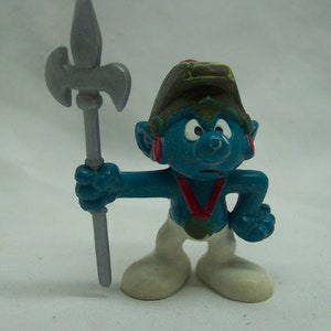 Vintage 1979 Schleich The Smurfs ROMAN KNIGHT Guard Smurf 2&quot; PVC  Toy Figure 1980&#39;s