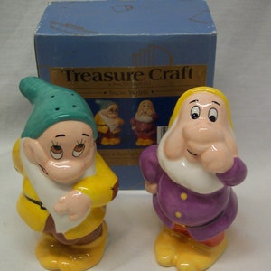Vintage Walt Disney Sneeuwwitje en De Zeven Dwergen SNEEZY & BASHFUL Keramische Zout en Peper Shaker NIEUWE Pfaltzgraff