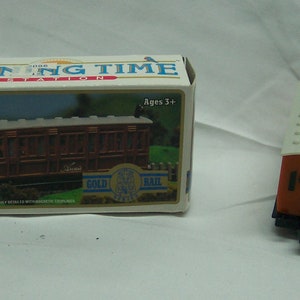 Vintage 1993 Ertl Thomas & Friends ANNIE Coach Railway Train Tank Engine Gold Rail