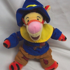 Vintage Walt Disney Store Winnie the Pooh SCARECROW TIGGER 8&quot;  Bean Bag Stuffed Animal Toy