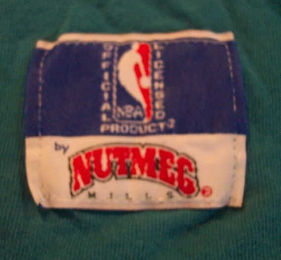 Chemise Vintage Années 90 Charlotte Hornets - Marque Nutmeg - Taille L - Violet - Fabriqué Aux USA