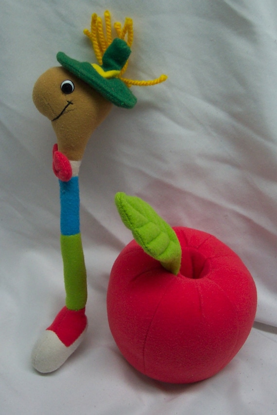 Vintage 1995 GUND Richard Scarry Bendable LOWLY WORM in Apple 9