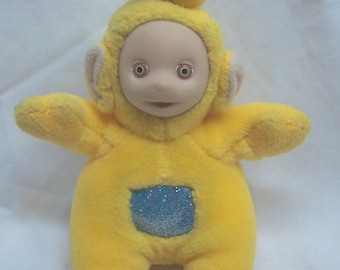 Vintage 1998 Laa Laa, personnage jaune des Teletubbies, 5 po. Peluche Burger King, jouet en peluche