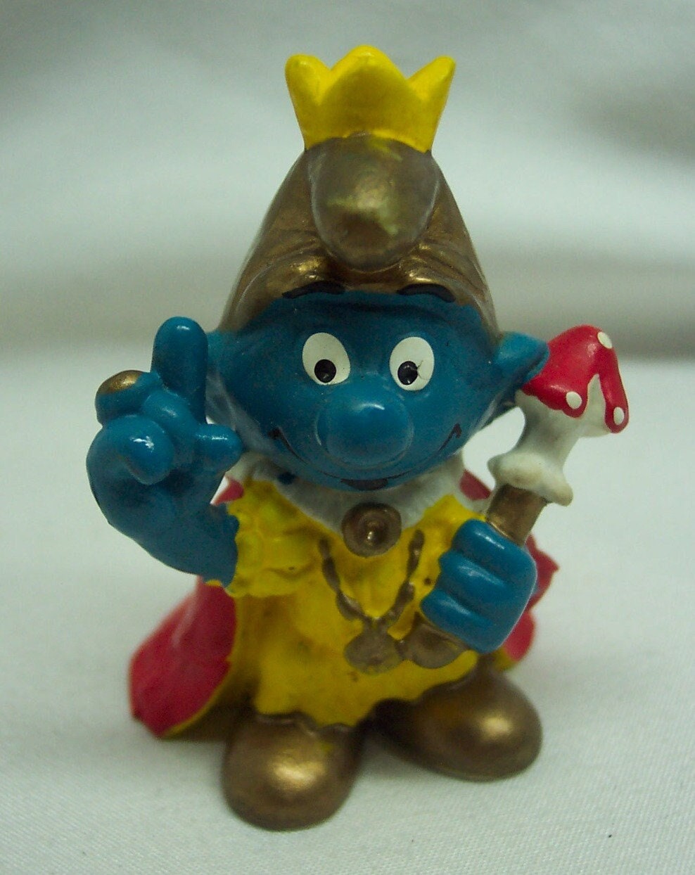 Vintage 1978 Smurfs 20046 EMPEROR KING Smurf With Rare Gold Crown Figure 2" PVC  Toy Figure Figurine 1970's