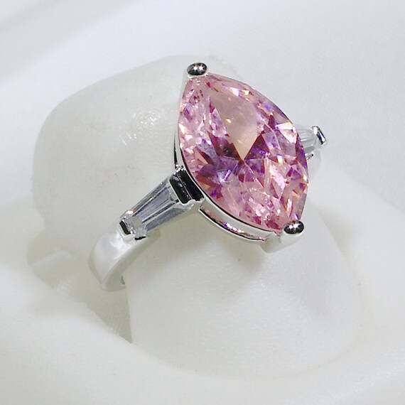Violet Améthyste Pierre bague de mariage 18KT Or Blanc Rempli CZ Band Taille 8