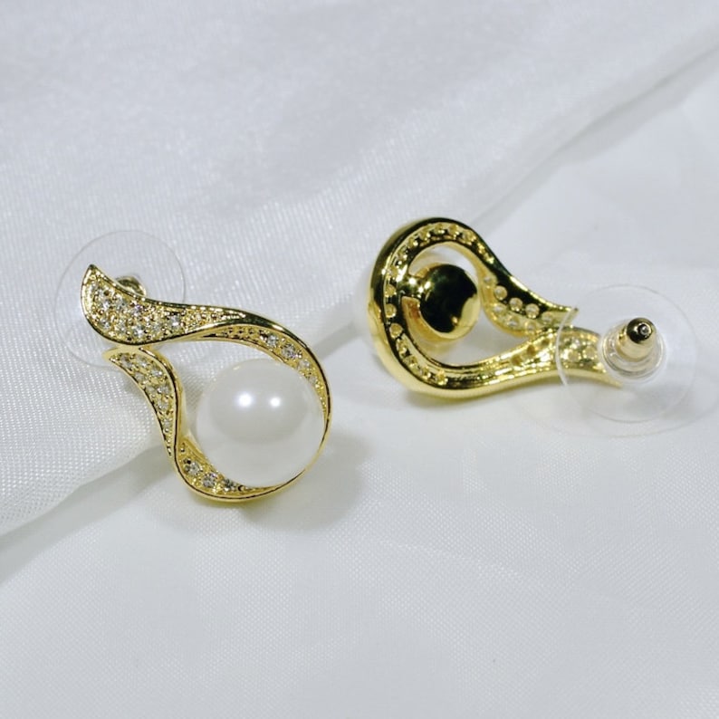 E0559 Women Jewelry 18K Yellow Gold GF Pearl with Clear Round Stones Earrings Fashion Lady Drop Stud ID