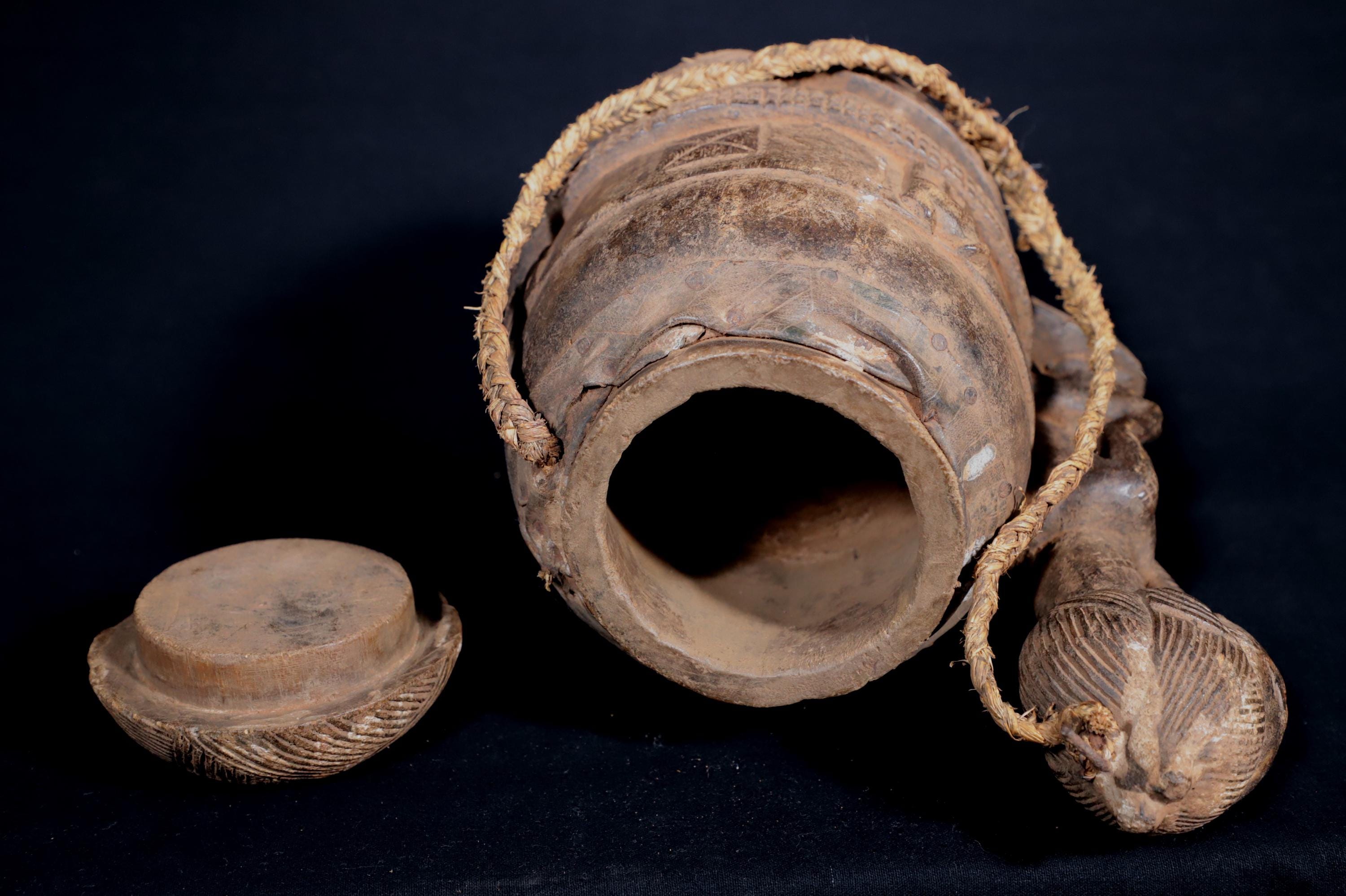 African Tribal Art - African Primitive Art - Wooden Mouse Box - Baule ...
