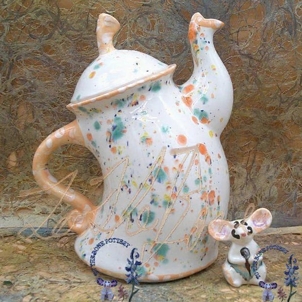 Retro Sassy Peach Teapot