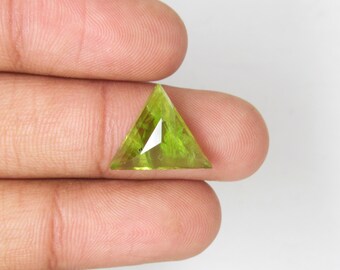 Natural Peridot Gemstone Triangle Shape Cabochons Faceted Rose Cut Gemstone Loose Gemstone Green Colour Gems Necklace Jewellery Making Gems.