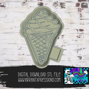Può includere: Un file STL stampabile in 3D per un tagliapasta dettagliato a forma di cono gelato. Il design presenta un cono a cialde con una pallina di gelato con un effetto gocciolante.