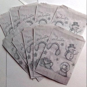 10 Mini Christmas Paper Treat Bags, Snowman Winter Design Sweet Gift Paper Bags, Cookies, Stocking Filler Bags, Party Bags, 5x7" Small Bags