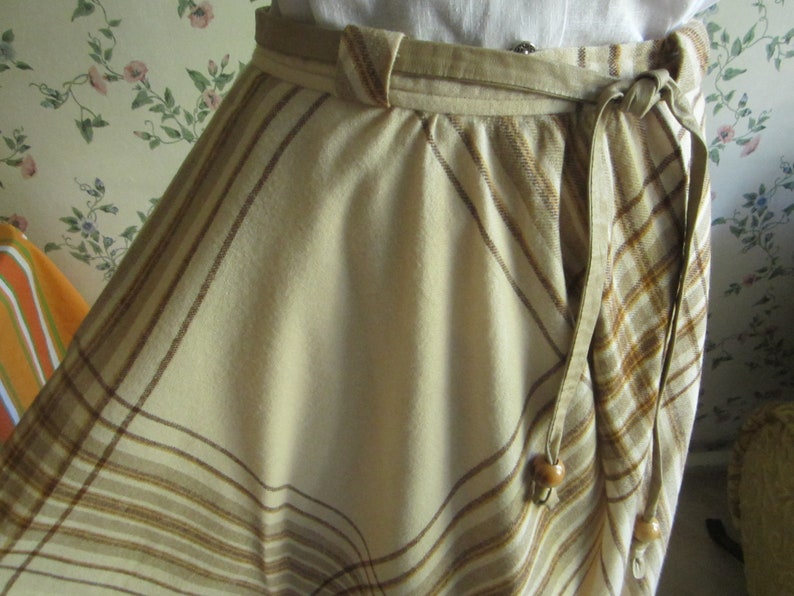 late 70s does 50s winter skirt size sm made in Italy