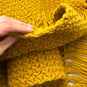 Grobstrick Schal – Senfgelber Winter Schal – Handgefertigter langer warmer Schal – Kuscheliges Unisex Geschenk