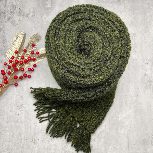 Long Knitted Scarf, Green Chunky Handmade Scarf, Christmas Color Scarf, Cozy and Warm, Unisex Winter Scarf, Holidays Gift.