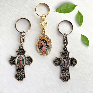Porte-clés Notre-Dame de Guadalupe, fleurs gravées, cadeau porte-clés catholique.