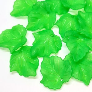 25g frosted green vine/maple leaves approx 53pcs
