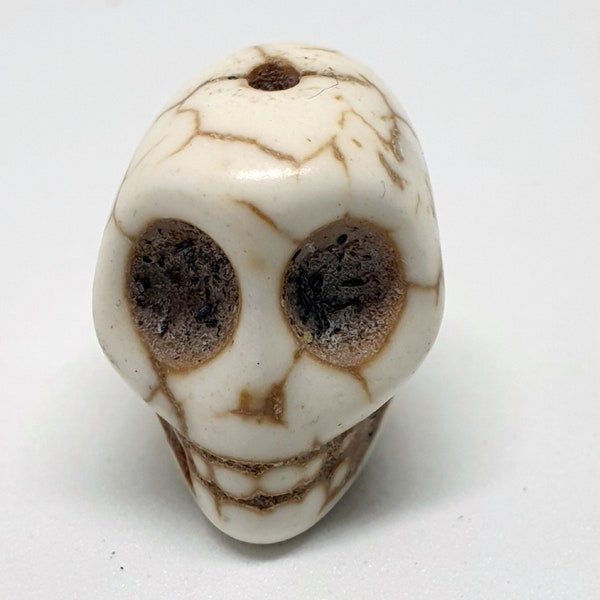 Perles de tête de mort en howlite 18 mm