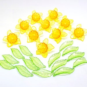 Acrylic daffodil flowers and leaves beads