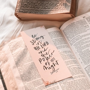 Individuelles, christliches Lesezeichen, handbeschrifteter Bibelvers, Epheser 6:10, Schrift Lesezeichen, Geschenk für Freunde