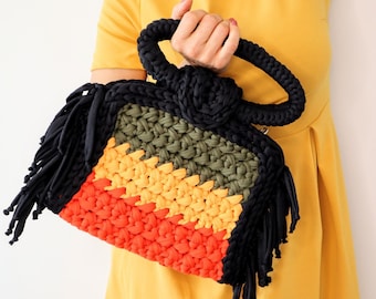 Hand woven crochet bag: Multi color yarn purse, Knotted black fringe handbag