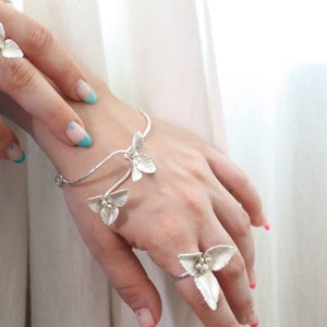 Handmade 925 silver flower bracelet, Hammered silver bracelet, Elegant minimalist bracelet for women, One of a kind jewelry set, Gifts ideas image 1