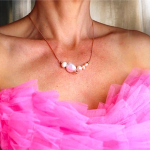 Elegant Baroque Lariat Pearl & Rose Gold Y Necklace, Dainty Layering Jewelry Gift for Her, Four Leaf Pendant