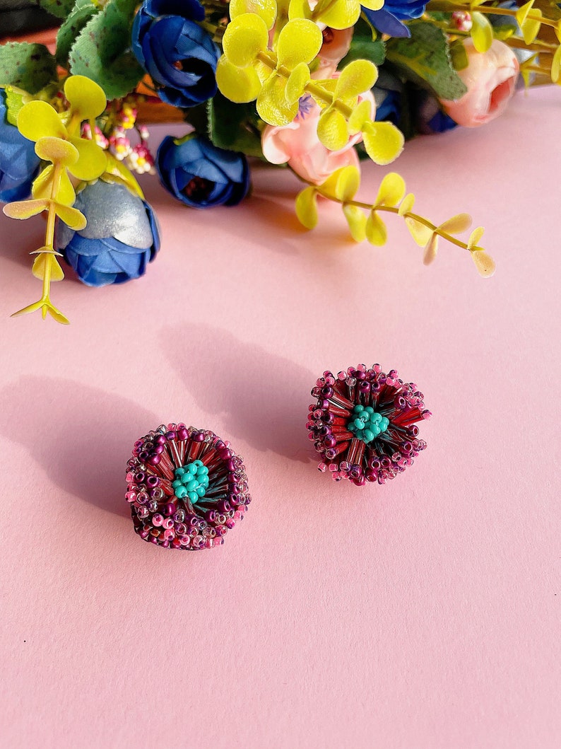 Purple Daisy Clip on Earrings, Beaded Flower Statement Earrings, Unique Dainty Earrings, Lightweight Boho Earrings, Bridal Flower Earrings image 1