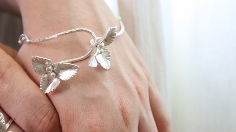 Handmade 925 silver flower bracelet, Hammered silver bracelet, Elegant minimalist bracelet for women, One of a kind jewelry set, Gifts ideas image 6