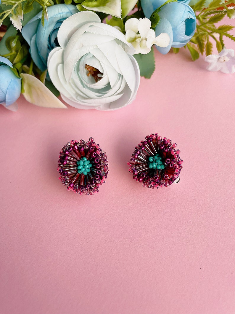 Purple Daisy Clip on Earrings, Beaded Flower Statement Earrings, Unique Dainty Earrings, Lightweight Boho Earrings, Bridal Flower Earrings image 2