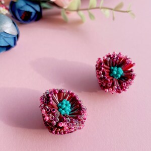 Purple Daisy Clip on Earrings, Beaded Flower Statement Earrings, Unique Dainty Earrings, Lightweight Boho Earrings, Bridal Flower Earrings image 3