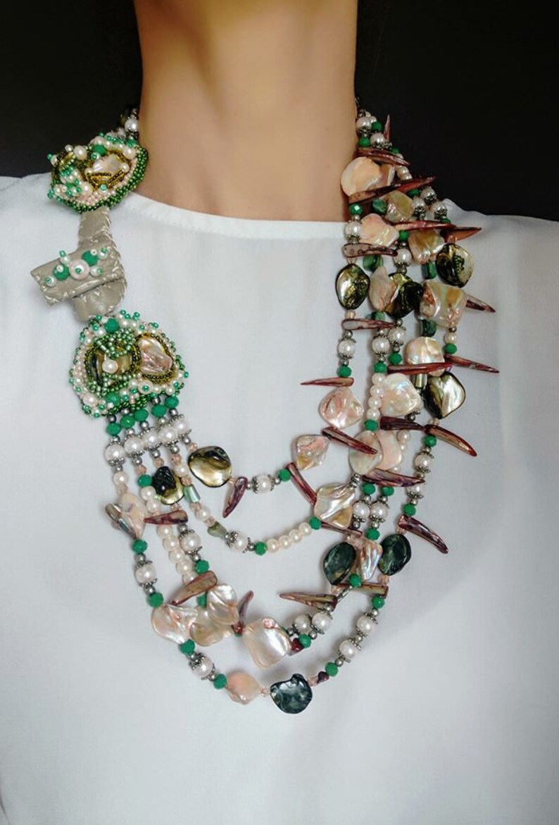 Multi Strand Pearls Necklace Classic Chunky White Green image 6