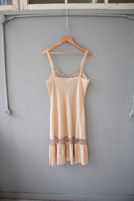 nude underslip