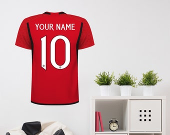 Manchester United Football Club - Adesivo da parete personalizzato con nome e numero della maglia 23/24 + set di decalcomanie MUFC