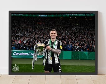 Newcastle United Cup Winners Print - Trippier with Trophy Poster