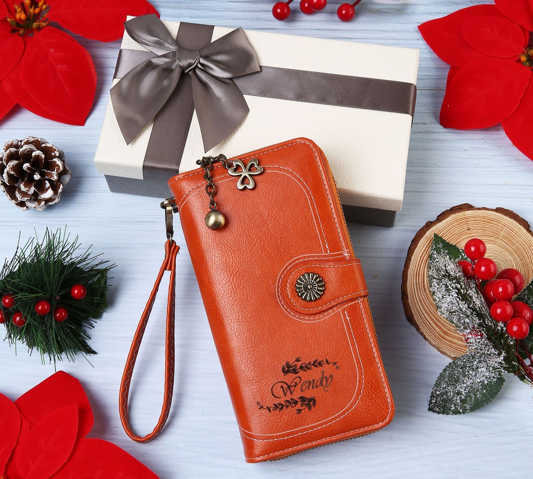Callie Personalized Leather Wallet For Women – Custom Name & Birth Flower, Gift For Mom Or Girlfriend