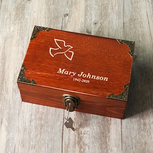 Personalized Wooden Gift Box with Lock & Key , Engraved Wood Jewelry Box, Custom Memorial Gift, Keepsake Box, Memory Box